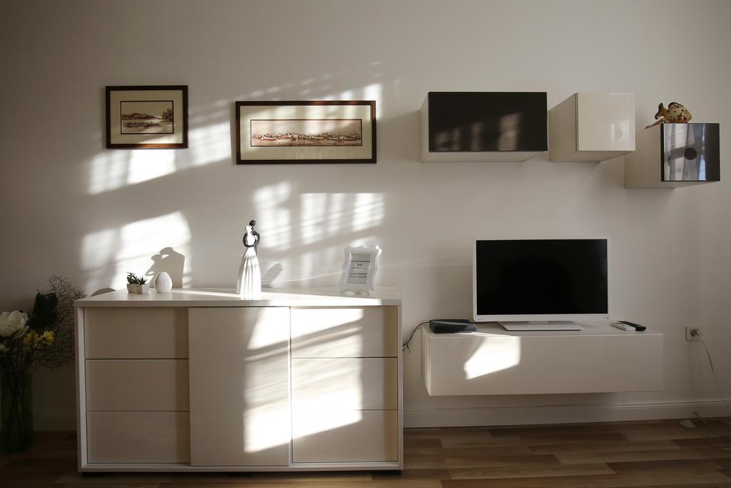 Bay View Apartment *