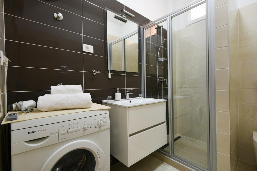 Bay View Apartment *